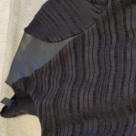 Top - Picture 3 of 4